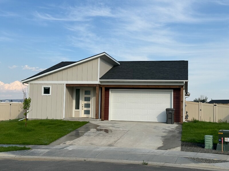 226 Kinross Ct in Helena Valley Southeast, MT - Building Photo