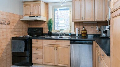 Charming 2+ DEN Whole Home Rental in Old in London, ON - Building Photo - Building Photo