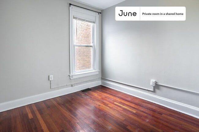Private bedroom in 3 bed/2.5 bath Home in Washington, DC - Building Photo - Building Photo