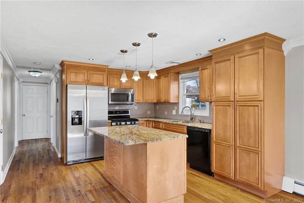 51 Janet Dr in New Britain, CT - Building Photo