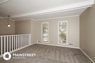 8704 4 Oaks Ct in Jeffersontown, KY - Building Photo - Building Photo