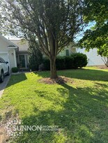 110 Hartine Ct in Mooresville, NC - Building Photo