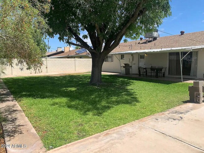 3018 S Dromedary Dr in Tempe, AZ - Building Photo - Building Photo
