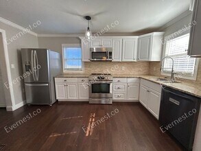 243 Maple St in Atlanta, GA - Building Photo - Building Photo