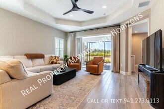 2321 Blue Mahoe Ln in Sarasota, FL - Building Photo - Building Photo