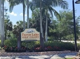 175 Turtle Lake Ct in Naples, FL - Building Photo