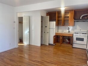 89-08 250th St in Queens, NY - Building Photo - Building Photo