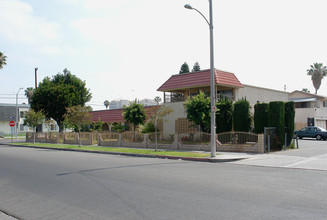 302 Leatrice Ln in Anaheim, CA - Building Photo - Building Photo