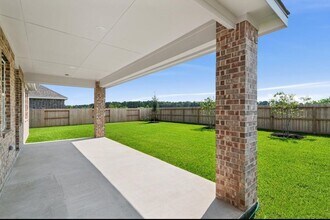 12106 Old Fashion Cir in Mont Belvieu, TX - Building Photo - Building Photo