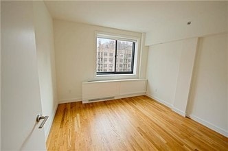 101 W 15th St-Unit -327 in New York, NY - Building Photo - Building Photo