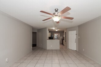 2823 Packard Elm St in Houston, TX - Building Photo - Building Photo