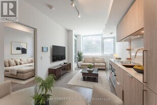28 Ann St in Mississauga, ON - Building Photo