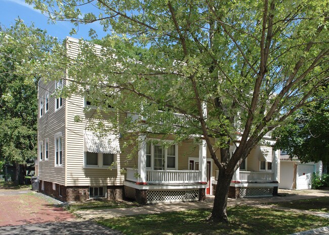 808 SW 11th St in Topeka, KS - Foto de edificio - Building Photo
