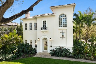 1320 San Benito Ave in Coral Gables, FL - Building Photo - Building Photo