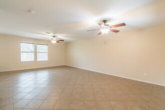 137 Weeping Way in Cibolo, TX - Building Photo - Building Photo