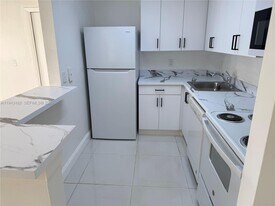 10773 Cleary Blvd in Plantation, FL - Building Photo