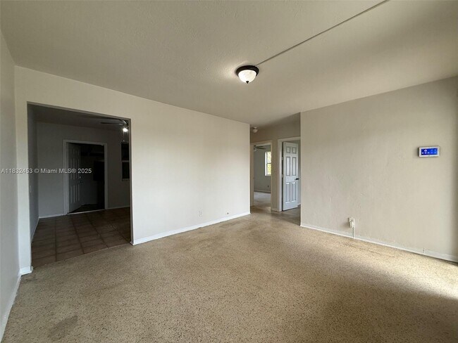 900 SW 5th St in Hallandale Beach, FL - Building Photo - Building Photo