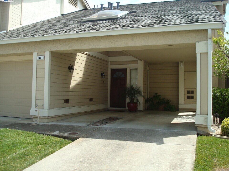 1411 Groth Cir in Pleasanton, CA - Building Photo