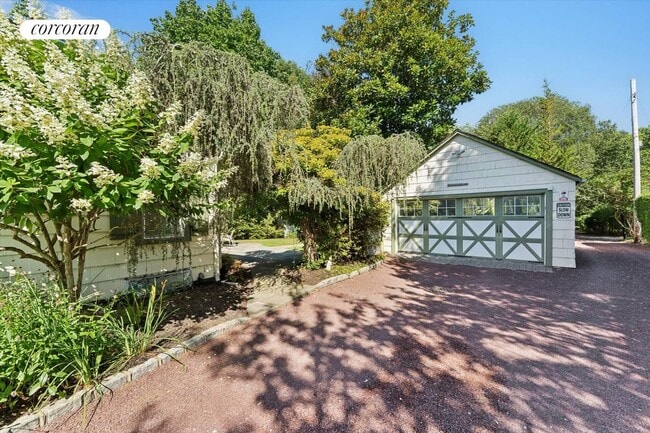 414 Main St in Westhampton Beach, NY - Building Photo - Building Photo