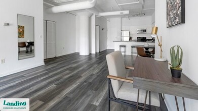 222 E Saratoga St, Unit 605 in Baltimore, MD - Foto de edificio - Building Photo