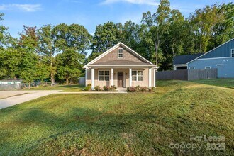 6231 Rockwell Blvd in Charlotte, NC - Building Photo - Building Photo
