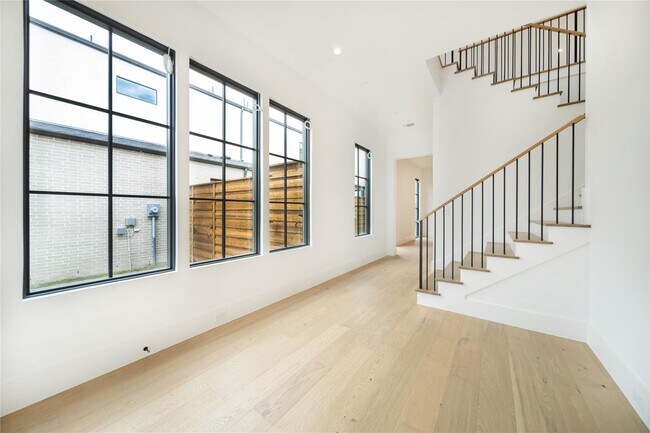 9713 Kerrisdale Ln in Dallas, TX - Building Photo - Building Photo
