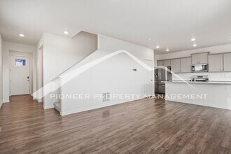 10309 Castor Dr in Colorado Springs, CO - Building Photo - Building Photo