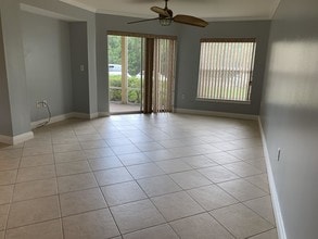 4855 Via Palm Lakes-Unit -902 in West Palm Beach, FL - Foto de edificio - Building Photo