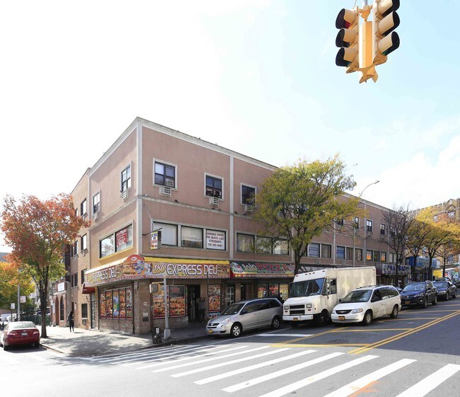 906 E 180th St in Bronx, NY - Building Photo - Building Photo