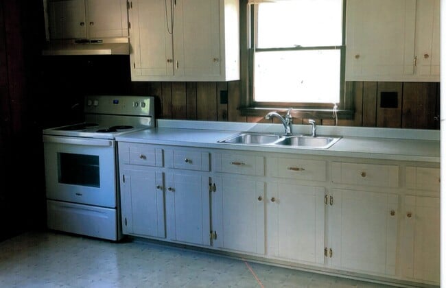 213 Hillside Ter in Hopkinsville, KY - Foto de edificio - Building Photo