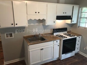 6505 Raymond Dr in Union City, GA - Building Photo - Building Photo