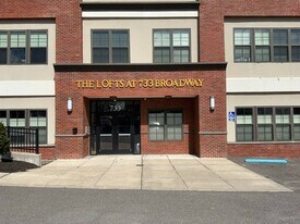 733 Broadway in Albany, NY - Building Photo