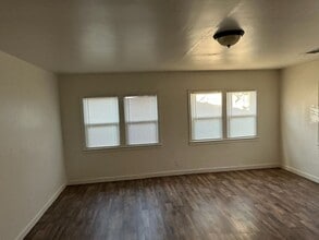 680 E Ventura Ave in Tulare, CA - Building Photo - Building Photo