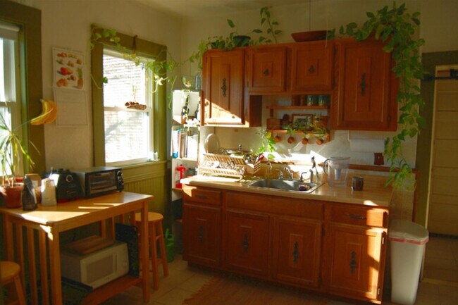 55 Victoria St, Unit 1 in Somerville, MA - Building Photo - Building Photo
