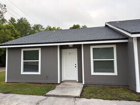 45192 S Mickler St, Unit 1 in Callahan, FL - Building Photo