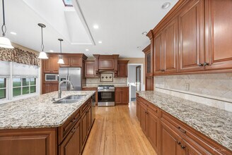 5S300 Tuthill Rd in Naperville, IL - Building Photo - Building Photo