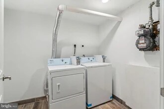 2146 N Van Pelt St, Unit 2 in Philadelphia, PA - Foto de edificio - Building Photo