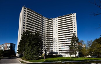 2170 Sherobee Road in Mississauga, ON - Building Photo - Building Photo