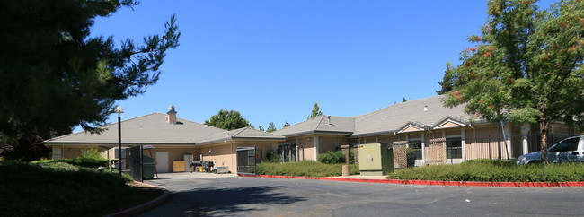 Revere Court in Sacramento, CA - Building Photo - Building Photo