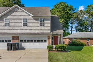 1254 Bells Rd in Virginia Beach, VA - Building Photo - Building Photo