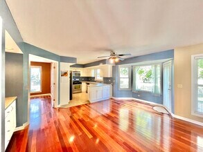 2250 Lakeside Dr in Aurora, IL - Building Photo - Building Photo