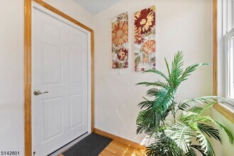 85 Devon Terrace in Kearny, NJ - Building Photo - Building Photo