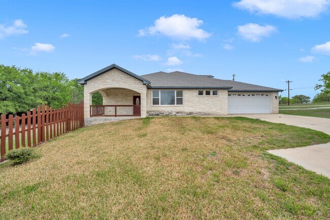 623 Skyline Dr in Kingsland, TX - Building Photo - Building Photo