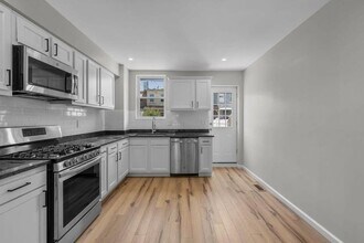 126 S Highland Ave in Baltimore, MD - Building Photo - Building Photo