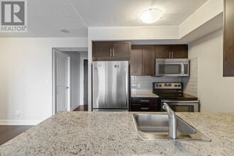 6 Eva Rd in Toronto, ON - Building Photo - Building Photo