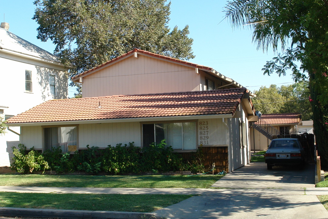 823-831 W 18th St in Merced, CA - Building Photo