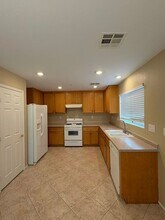 617 Lucky Pine St in Henderson, NV - Building Photo - Building Photo