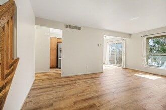 125 Commons Cir in Saline, MI - Foto de edificio - Building Photo