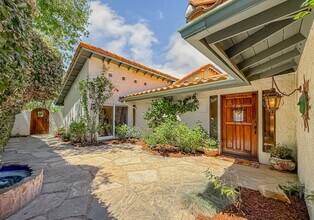 2350 Leeward Cir in Thousand Oaks, CA - Building Photo - Building Photo