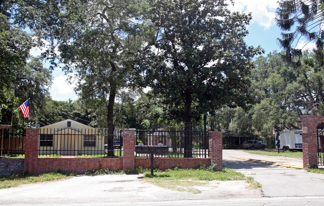 12704 N 15th St in Tampa, FL - Building Photo - Building Photo